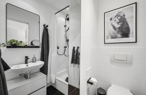 Elberfeld-Mitte Apartment | Zentral Wohnen im Luisenviertel Küche & Smart-TV