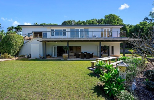 Sapphire Beach House | Zephyr Private beachfront, pet-friendly home for the discerning traveller