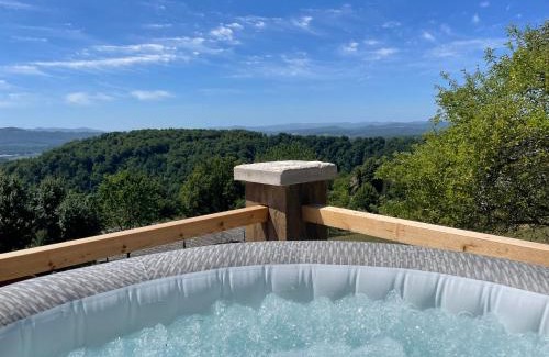 Zagorje ob Savi Apartment | Zerko Holiday Apartment Janko with a private outdoor jacuzzi for FREE