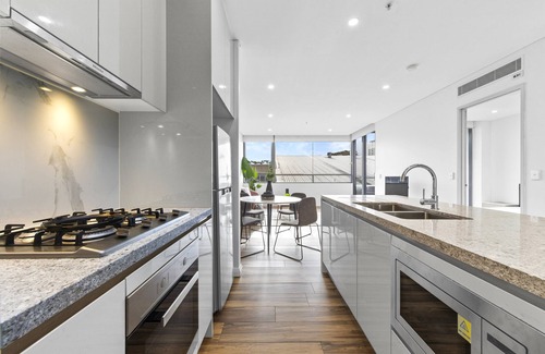 Zetland Apartment | Zetland 3BR Modern Apartment Near CBD & Airport