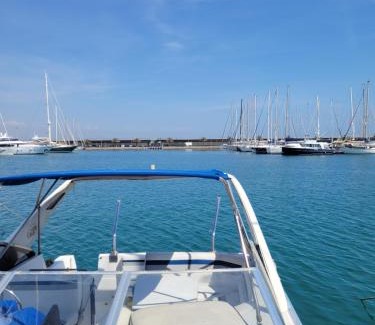 Poblats Maritims Boat Rental | Zeus