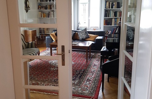 Hottingen Apartment | ZH Freiestr.: 3 lg. BR, 3 full BA, washer/dryer, elegant, bright Apt. for 6 - 7