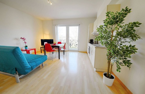 Langstrasse Apartment | ZH Kuenzli - Stauffacher HITrental Apartment