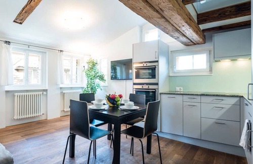 Niederdorf Apartment | ZH Maisonette 4 - HITrental Schmidgasse Apartment