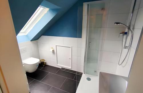 Farmsen - Berne House | Zimmer 31qm inkl. Duschbad