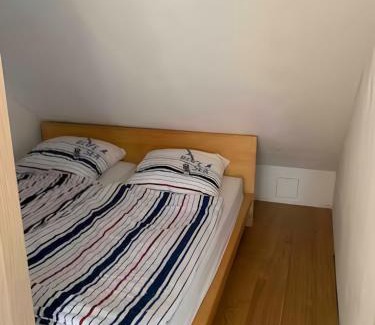 Farmsen - Berne House | Zimmer 31qm inkl. Duschbad