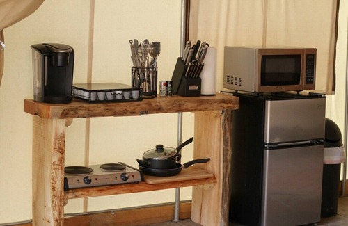 Orderville RV Rental | Zion, Bryce Glamping with Heat, AC, & Private Bath