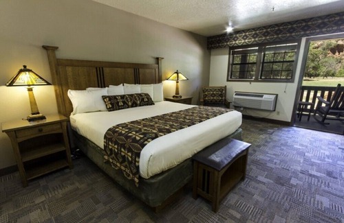 Zion National Park South Entrance Hotel | Zion Lodge