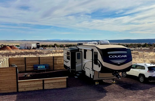 Hildale RV Rental | Zion Mountain Glamping Trailer