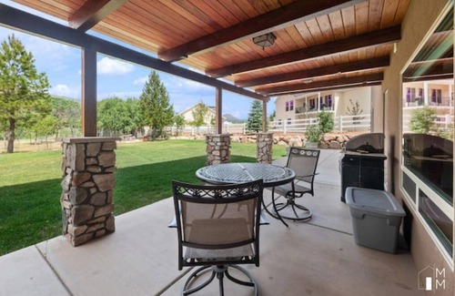 New Harmony House | Zion Nat'l Park/Cedar City/Bryce/Brianhead-NEW!
