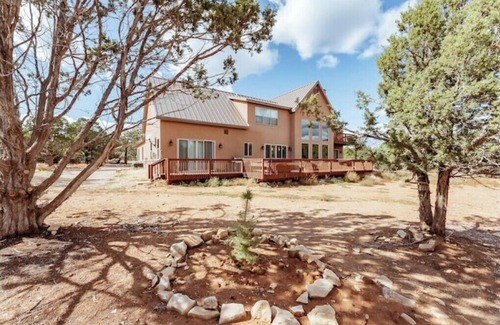 Zion National Park East Entrance House | Zion Views- The Retreat +Resort Access