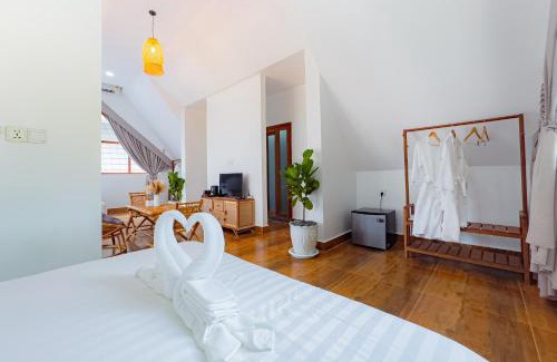 Kampot Resort | Zodiac Bungalows