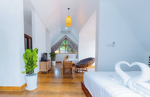 Kampot Resort | Zodiac Bungalows
