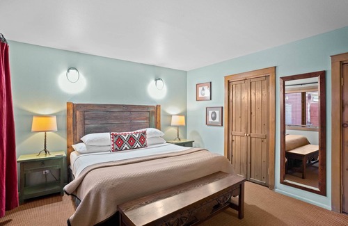 Downtown Santa Fe Hotel | Zona Rosa 75, San Antonio