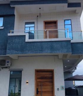 Ajah Apartment | Zorah's House & Luxury Apartment