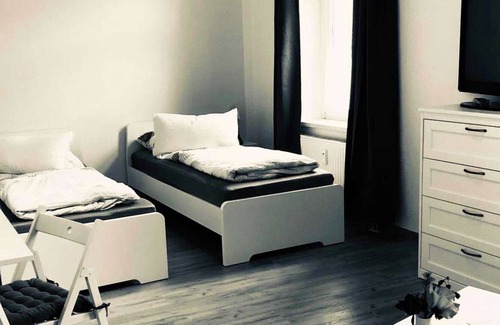 Zwickau Apartment | ZW01a Comfortable, centrally located 1-room apartment in Zwickau