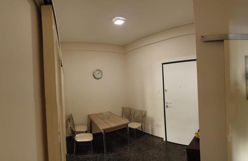 Loutraki Apartment | Zwei-Zimmer-Appartement Loutraki, 80m Fußweg zum Strand und Promenade