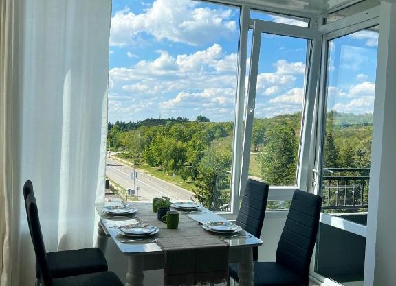 Тристаен апартамент Park View