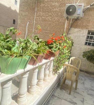 شقه بغرفه وصاله وبلكونه بدون شراكة