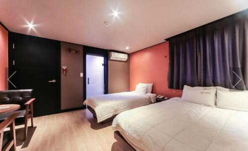 폭시호텔Foxy Hotel