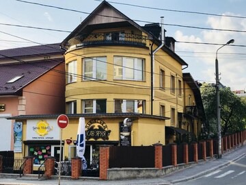 Уютная вилла в центре Трускавца, номера с кухнями.