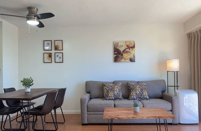 05 FREE Parking/10 min beach/2br-Waikiki/Ala Moana