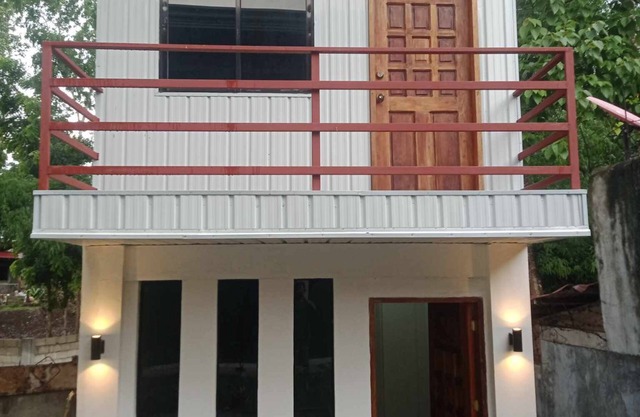 1 Bed House - Sleeps 2 - Parking - Wifi