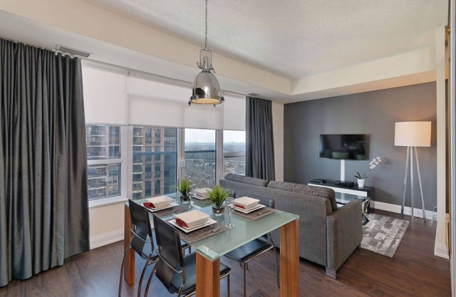 1 Bedroom/1 Bathroom Suite