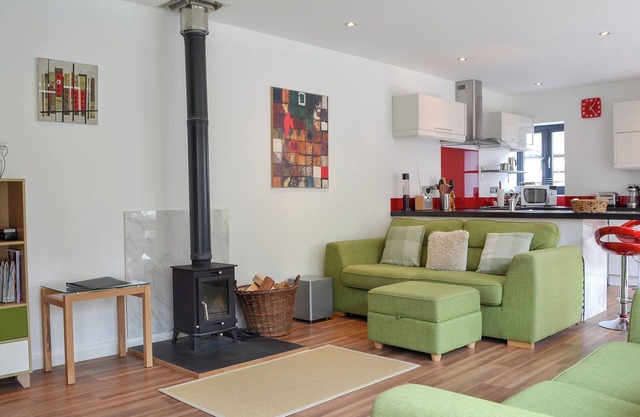 1 bedroom accommodation in Moorlinch, near Bridgwater