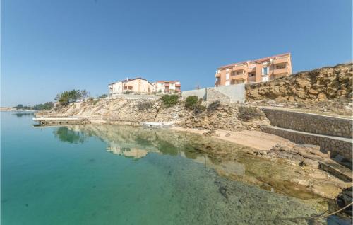 1 Bedroom Awesome Apartment In Vlasici