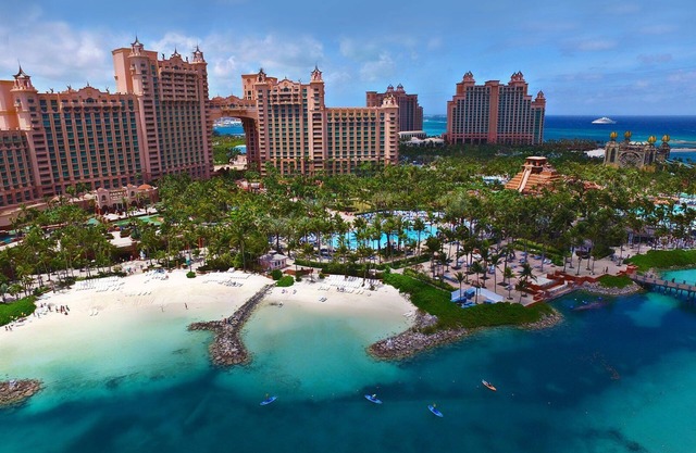 1 BR Deluxe-Harborside Resort at Atlantis-Four Atlantis wristbands included