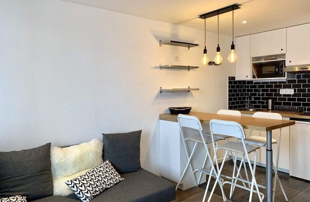 100m from ski slopes, 1st floor, balcony, tv, ski locker, 22m², Tignes