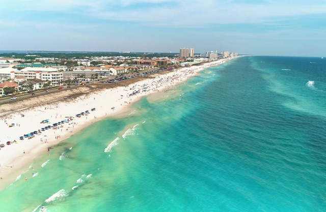 1br/1ba, A Minutes Walk From the Beach!