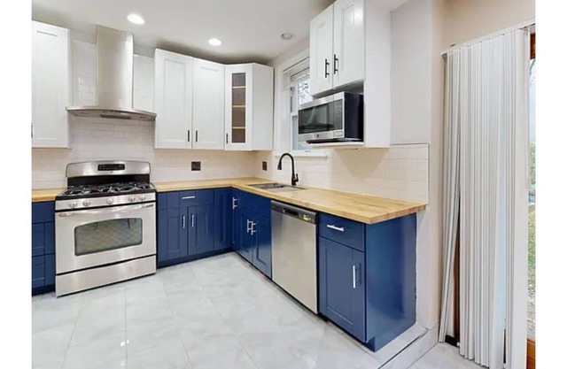 2 bedroom 2 bath Townhouse