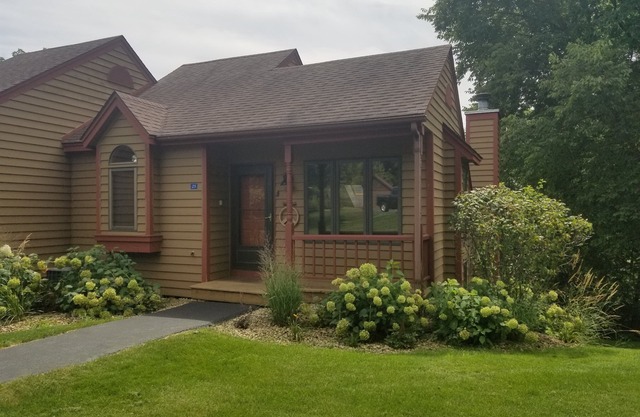 2 Bedroom, 2 bath townhouse in The Galena Territory.