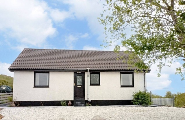 2 bedroom accommodation in Isle Ornsay
