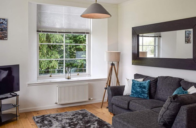 2 bedroom accommodation in Freuchie, Near Cupar