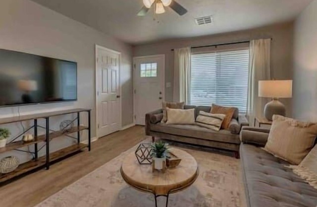 2-Bedroom Cottage w/KING bed