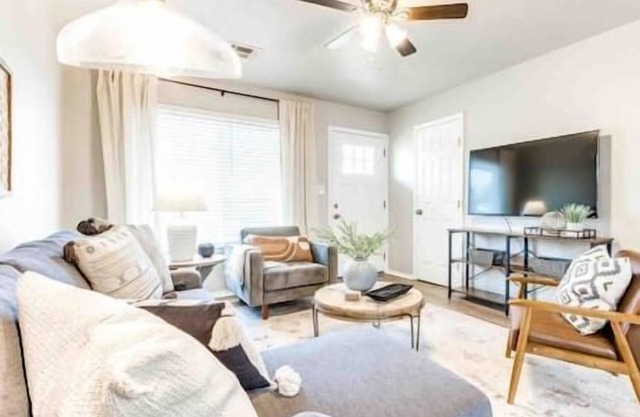 2-Bedroom Cottage w/KING bed