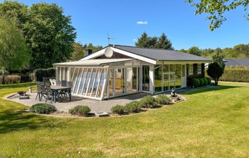 2 Bedroom Cozy Home In Farsø