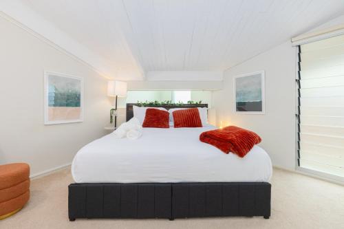2-Bedroom Loft near CBD & River with Pool and Free Parking