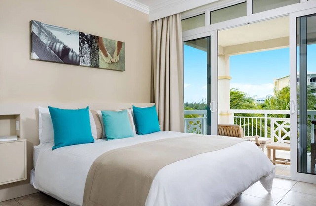 2 BR Oceanview, All-Inclusive Suite at Alexandra Resort