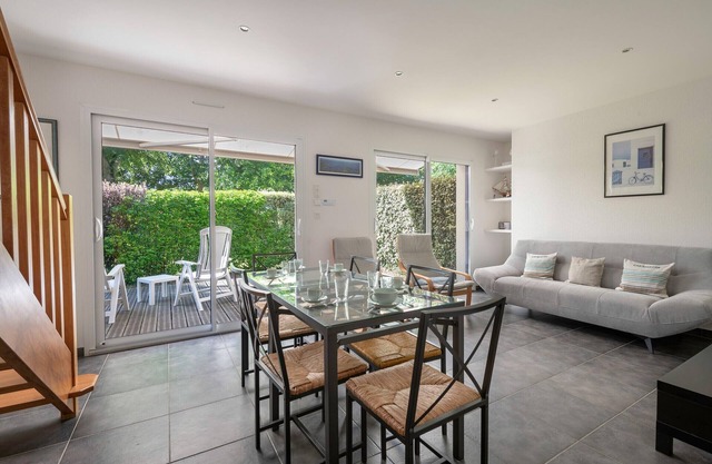 200m from Port de Crouesty, House for 6