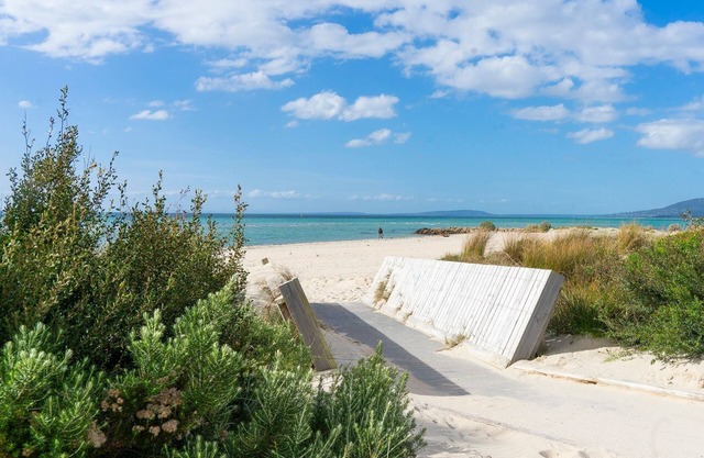 250 metres to the Beach