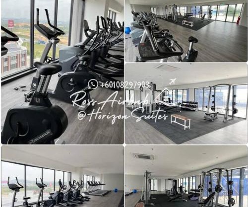 2Pax QS Swimming Pool Condo Near KLIA Splash Mania