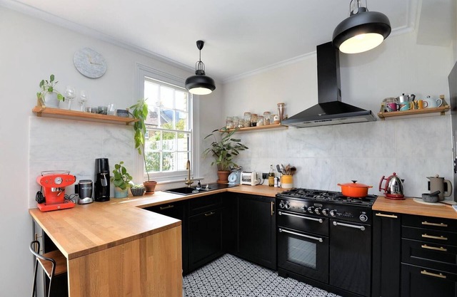 3 Bed House with Garden - near Lloyd Park