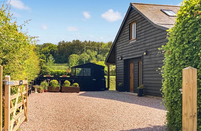 3 bedroom accommodation in Canterbury