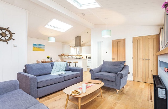 3 bedroom accommodation in Wootton Bridge, Nr Cowes