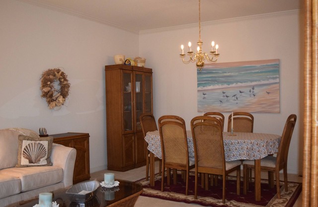 3-bedroom beach themed townhome conveniently located. Enjoy a relaxing stay !