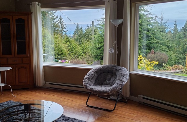3 bedroom home on the outskirts of Qualicum Beach